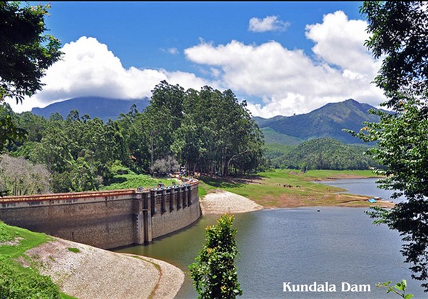Munnar & Athirapally 3 Days 3-days Tour from Vellore to Vellore.