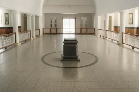 Plan your trip to Gandhi Memorial Mandapam in Kanyakumari with Karthi Travels® - View 4