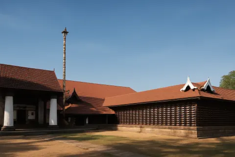Plan your trip to Ernakulam Shiva Temple in Kochi with Karthi Travels® - View 2