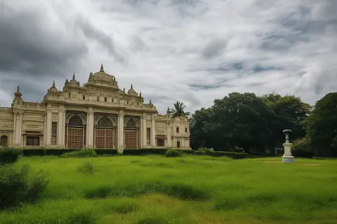 Plan your trip to Jaganmohan Palace in Mysore with Karthi Travels® - View 4