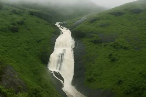 Plan your trip to Palozhukum Para Waterfalls in Vagamon with Karthi Travels® - View 3