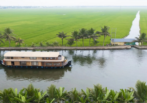 'Madurai to Munnar, Thekkady, Alleppey'